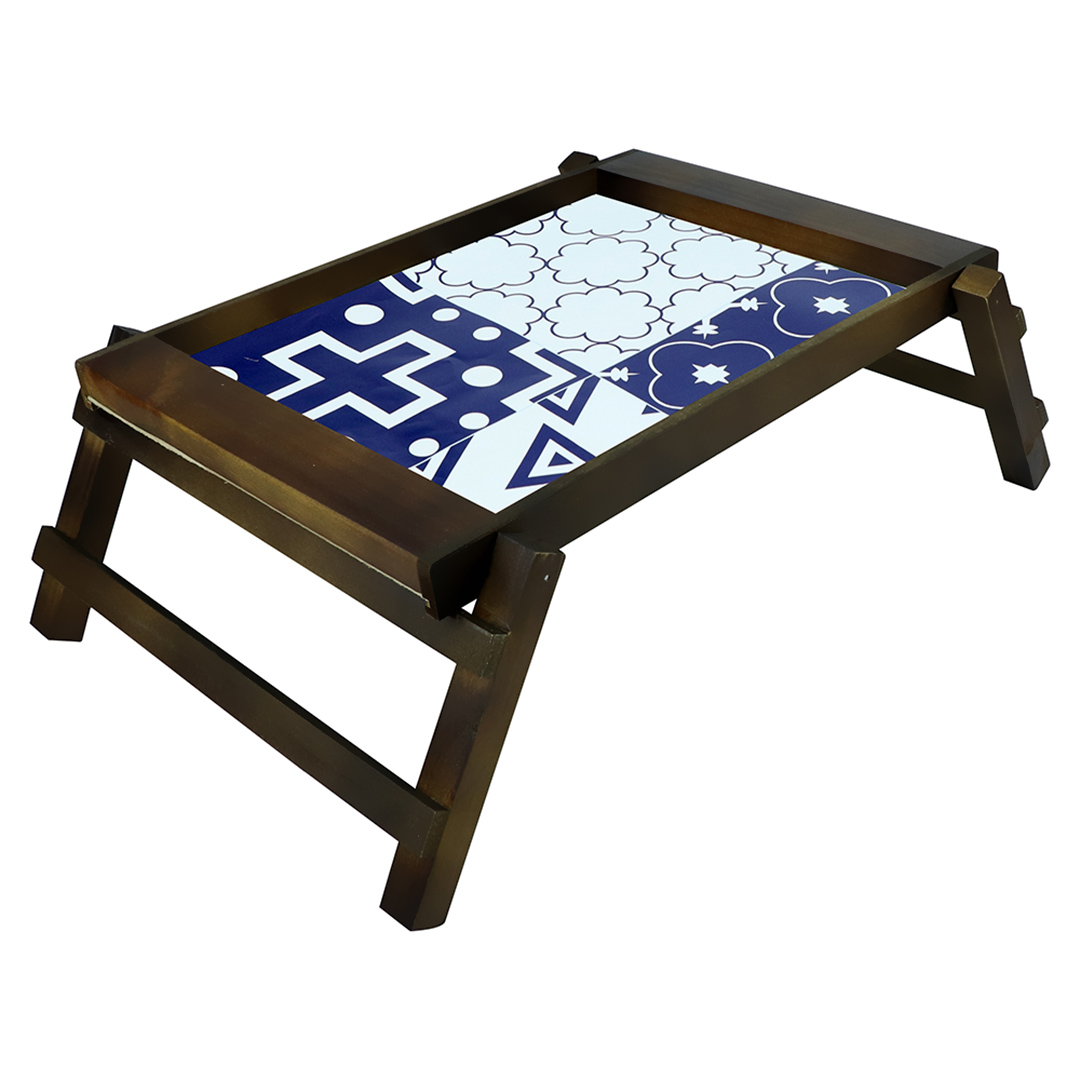 Fotografia para o produto Bandeja retangular em madeira com pé L44xP35xA22cm azulejo azul Fotografia para o produto Bandeja retangular em madeira com pé L44xP35xA22cm azulejo azul