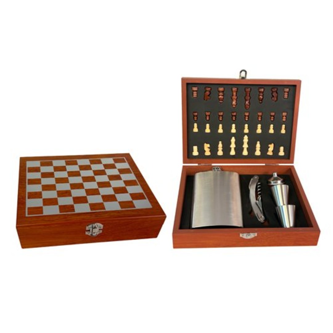 Fotografia para o produto Kit para bebidas com cantil em inox e tabuleiro de xadrez em madeira P24xL19xA6cm vermelho