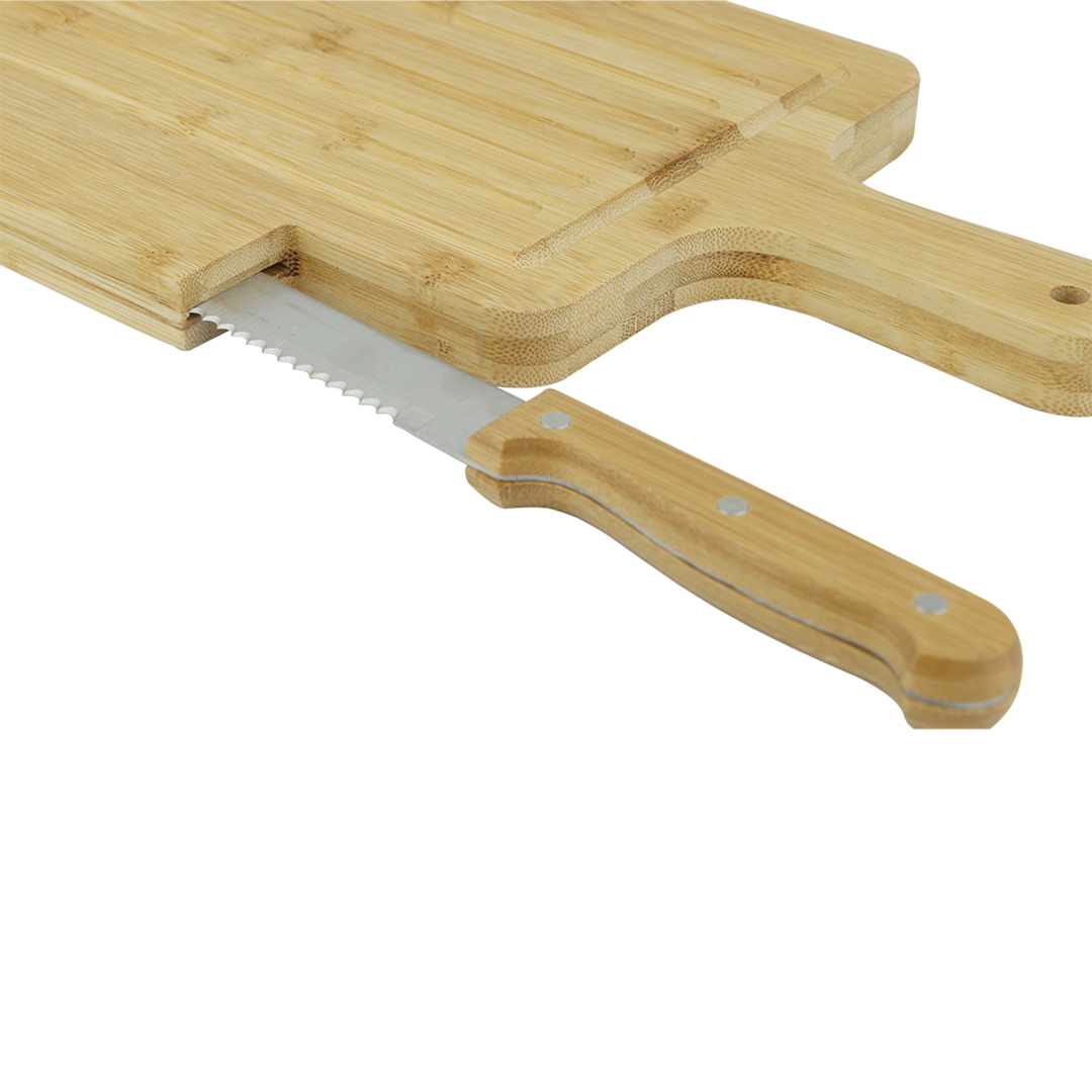 Fotografia para o produto Tábua de corte em bambu com faca L40xP21xA2cm