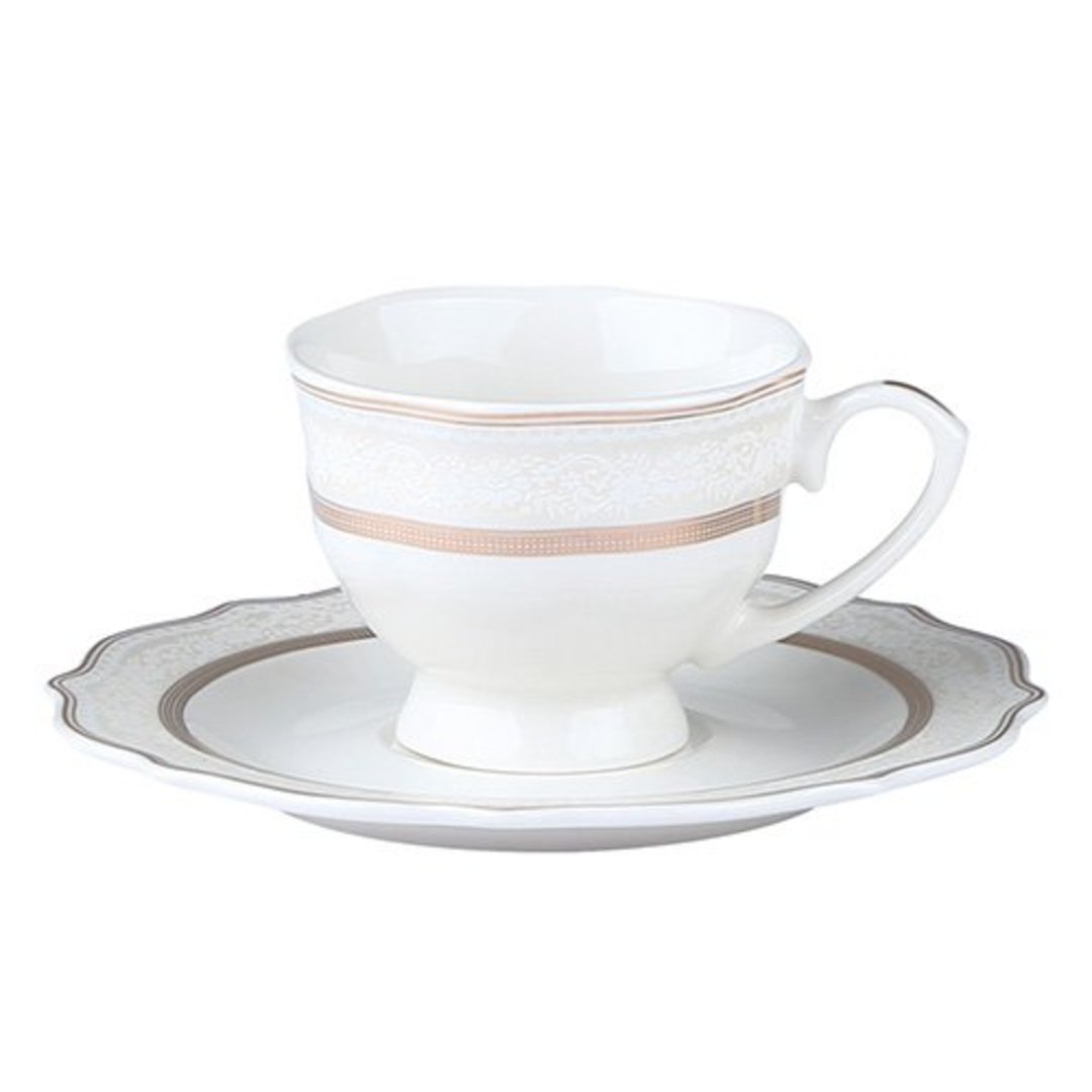 Imagem ilustrativa para Xícara e pires para chá Trésor em new bone china com filado ouro 220ml